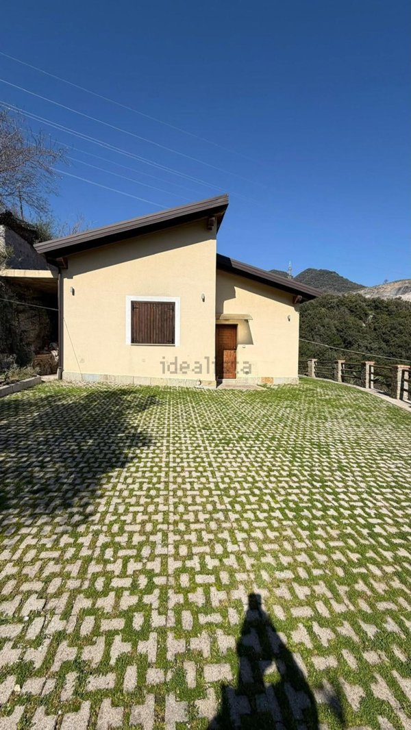 casa indipendente in vendita a Salerno in zona Canalone