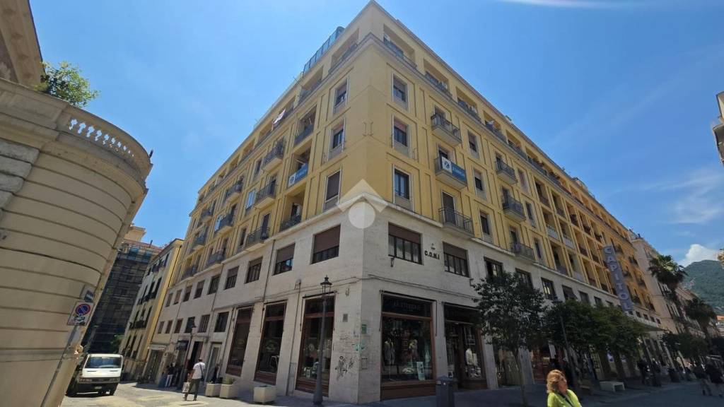 appartamento in vendita a Salerno in zona Centro Città
