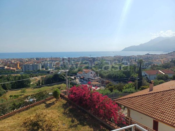 appartamento in vendita a Salerno in zona Pastena