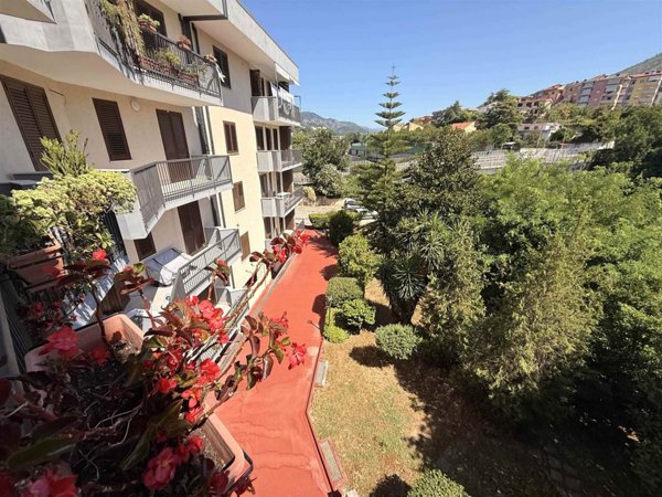 appartamento in vendita a Salerno in zona Fontana di Genca / Pastorano