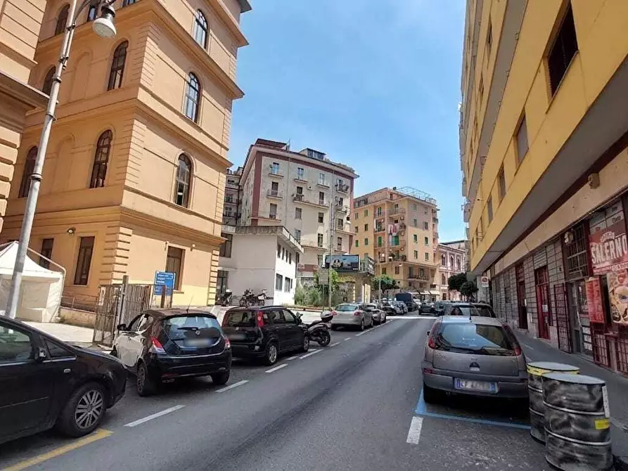 locale commerciale in vendita a Salerno in zona Arce-Vernieri