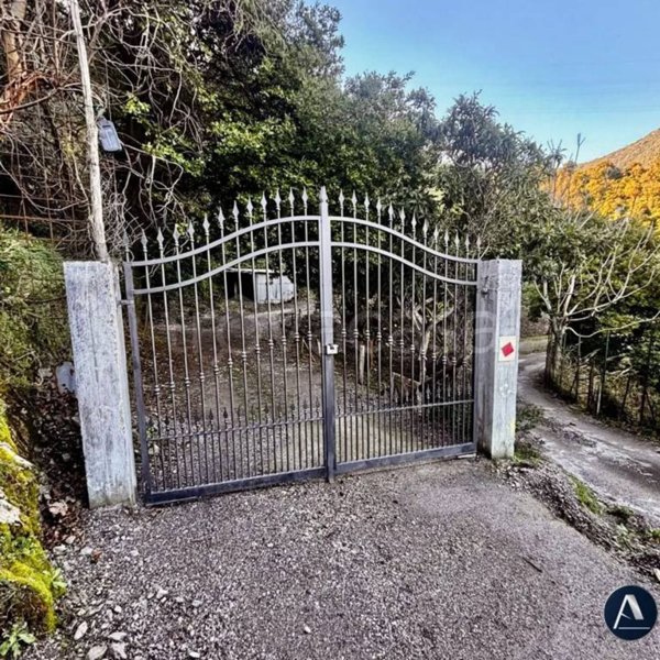 casa indipendente in vendita a Salerno