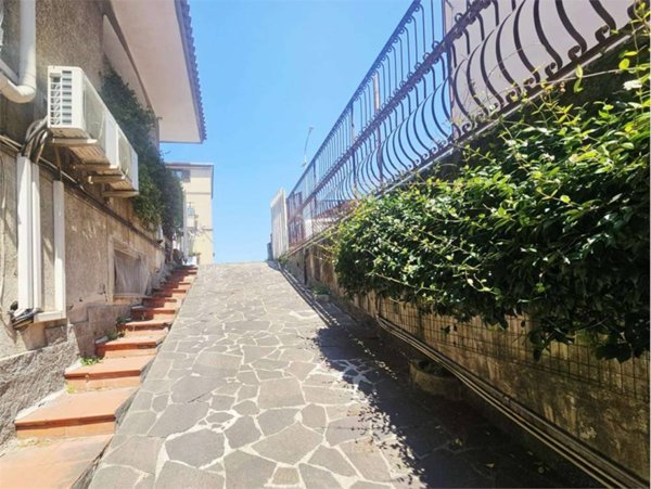 appartamento in vendita a Salerno in zona Fontana di Genca / Pastorano