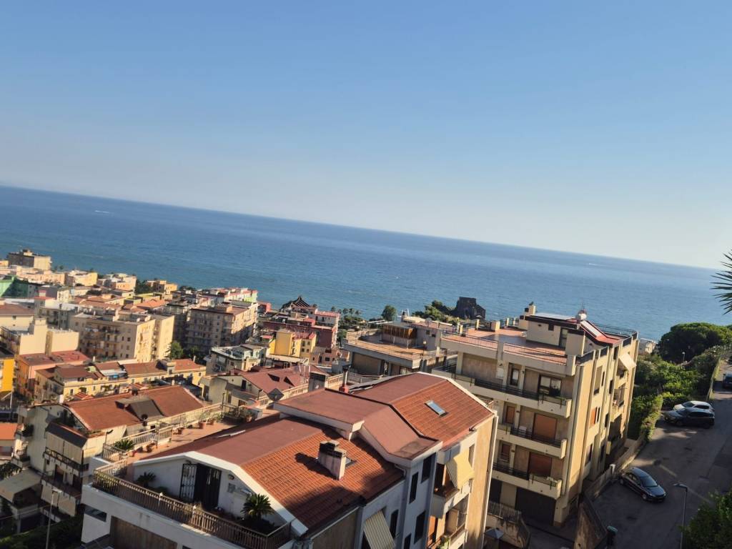appartamento in vendita a Salerno in zona Irno