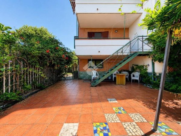 appartamento in vendita a Salerno in zona Pastena