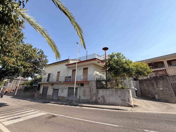 appartamento in vendita a Salerno in zona Pastena