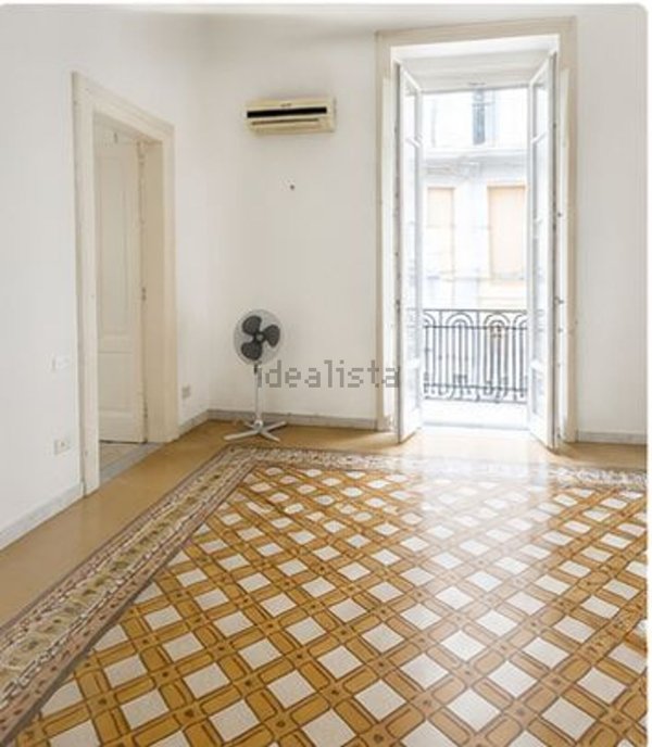 appartamento in vendita a Salerno in zona Centro Città