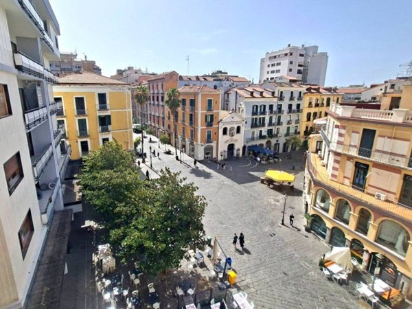 appartamento in vendita a Salerno in zona Centro Città