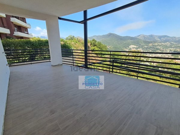 appartamento in vendita a Salerno in zona Calcedonia