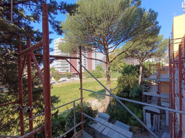 appartamento in vendita a Salerno in zona Pastena