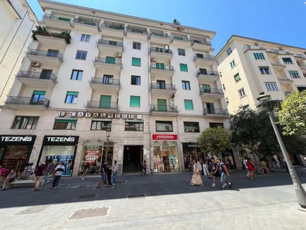 appartamento in vendita a Salerno in zona Centro Città