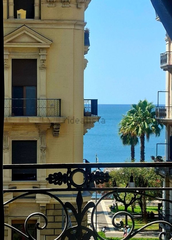 appartamento in vendita a Salerno in zona Centro Città