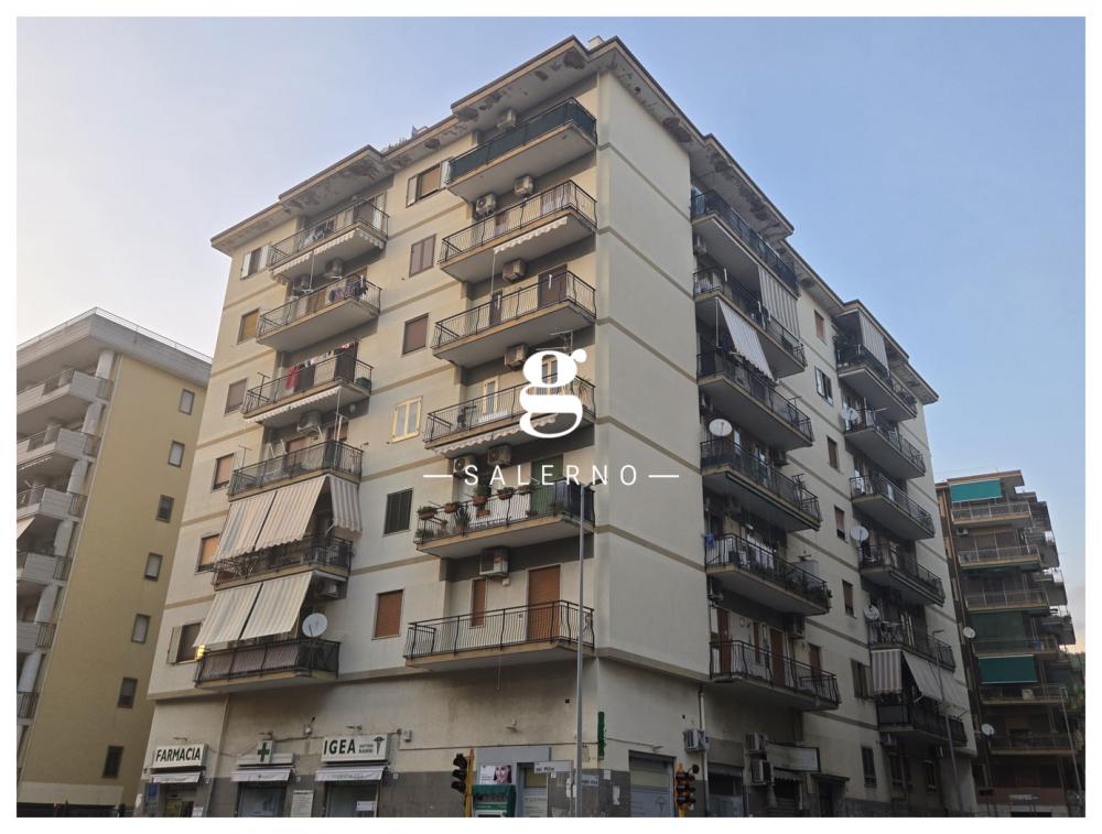 appartamento in vendita a Salerno in zona Pastena