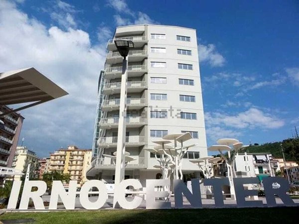 ufficio in vendita a Salerno in zona Irno