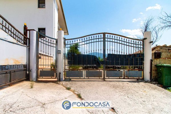 casa indipendente in vendita a Salerno