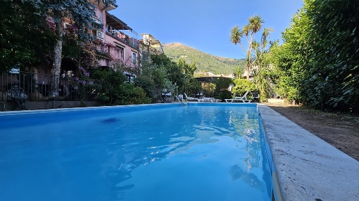 casa indipendente in vendita a Salerno in zona Ogliara