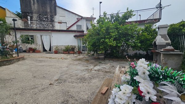 appartamento in vendita a Salerno in zona Giovi Montena