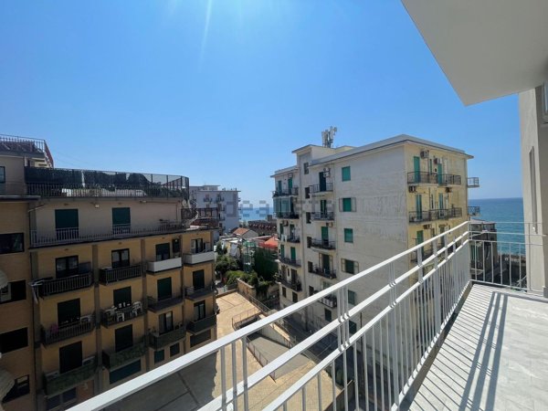 appartamento in vendita a Salerno in zona Pastena