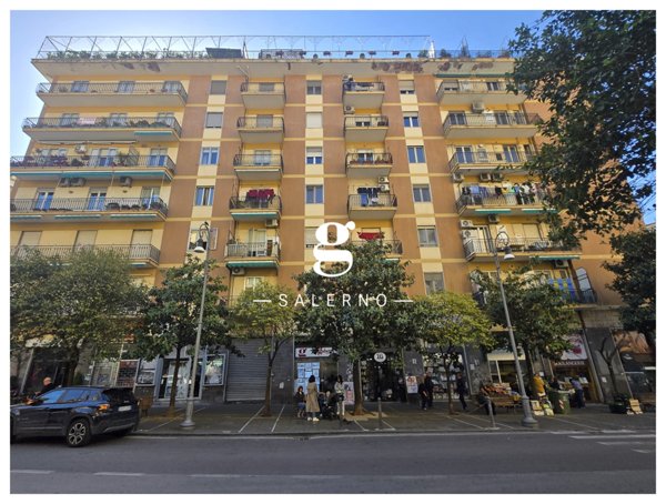 appartamento in vendita a Salerno in zona Centro Città