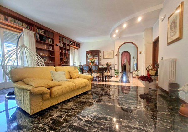 appartamento in vendita a Salerno in zona Centro Città