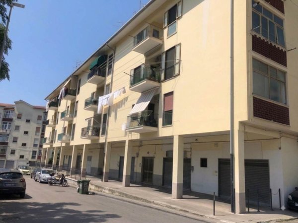 appartamento in vendita a Salerno in zona Pastena
