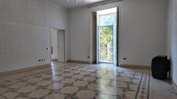appartamento in vendita a Salerno in zona Centro Città