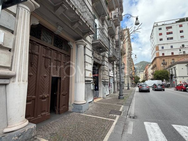 appartamento in vendita a Salerno in zona Centro Città