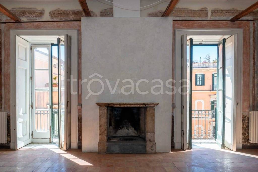 appartamento in vendita a Salerno in zona Centro Città