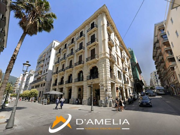 appartamento in vendita a Salerno in zona Centro Città