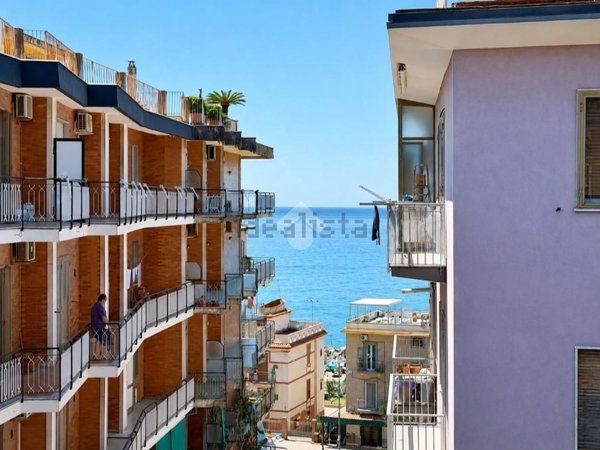 appartamento in vendita a Salerno in zona Pastena