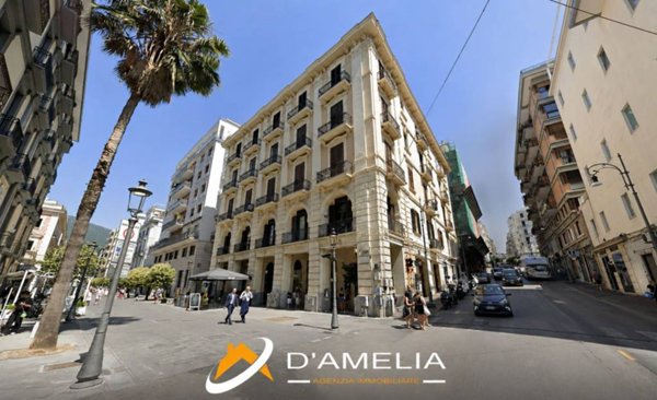 appartamento in vendita a Salerno in zona Centro Città