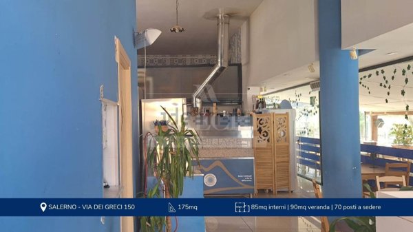 locale commerciale in vendita a Salerno in zona Cappelle