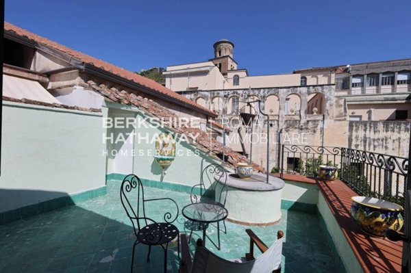 appartamento in vendita a Salerno in zona Centro Città