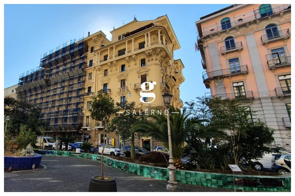 appartamento in vendita a Salerno in zona Centro Città