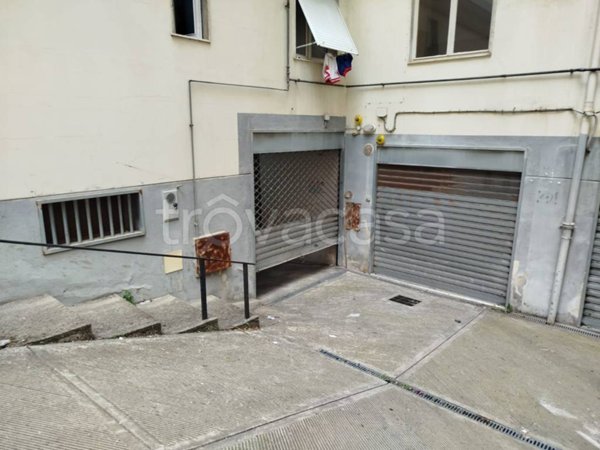 box auto in vendita a Salerno in zona Torrione