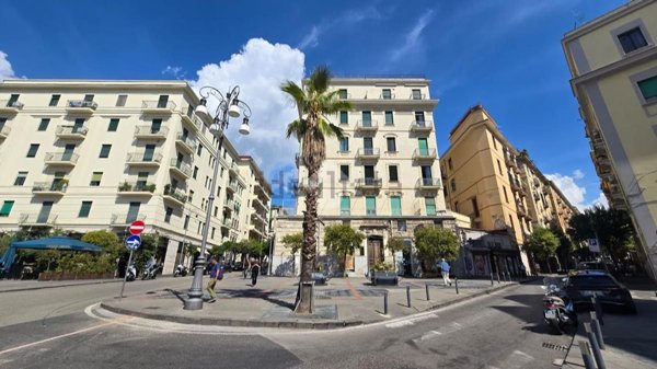 appartamento in vendita a Salerno in zona Centro Città