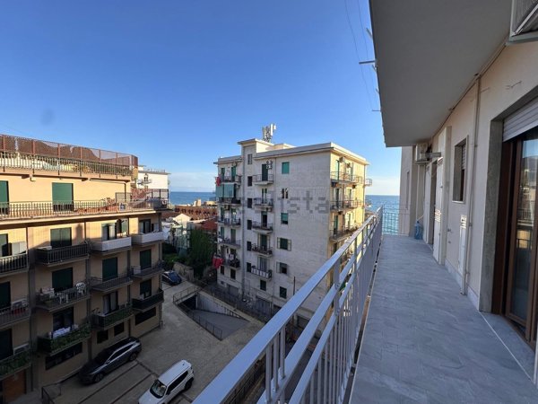 appartamento in vendita a Salerno in zona Pastena