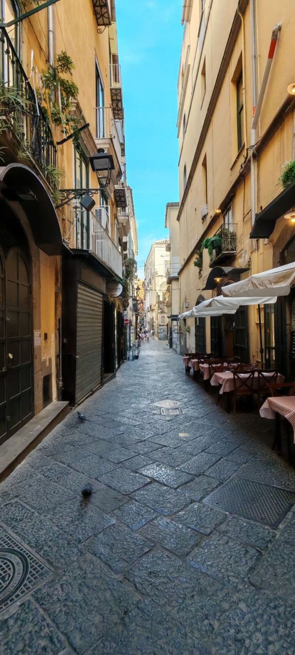 locale commerciale in vendita a Salerno in zona Arce-Vernieri