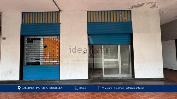 locale commerciale in vendita a Salerno in zona Mariconda