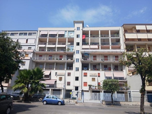 appartamento in vendita a Salerno in zona Pastena