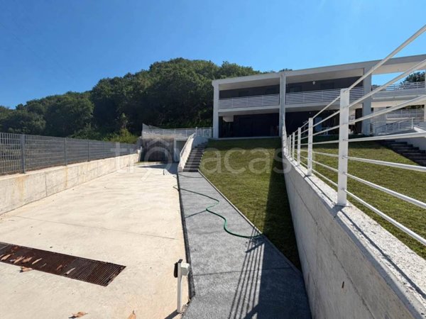 casa indipendente in vendita a Salerno in zona Pastena