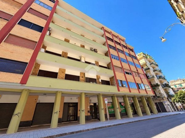 appartamento in vendita a Salerno in zona Pastena