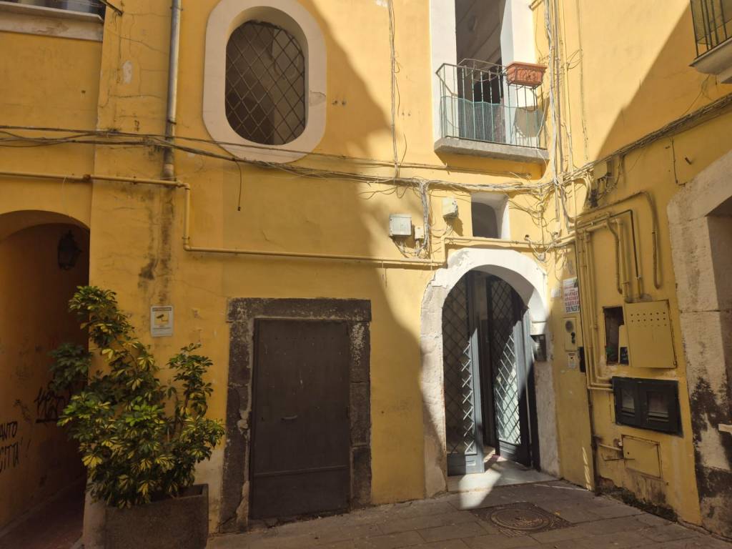 appartamento in vendita a Salerno in zona Centro Città