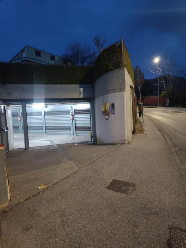 box auto in vendita a Salerno in zona Torrione