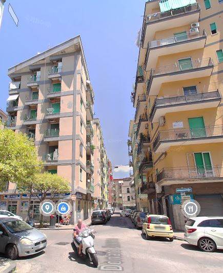 locale commerciale in vendita a Salerno in zona Pastena