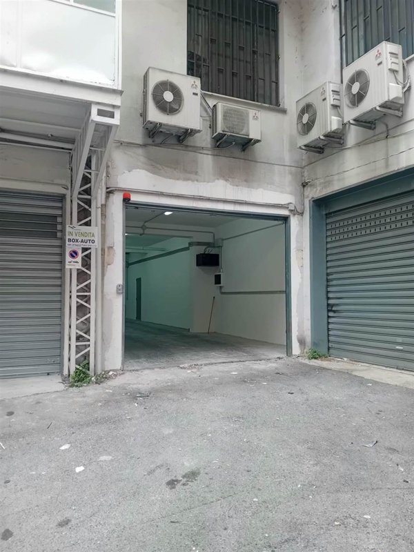 box auto in vendita a Salerno in zona Irno
