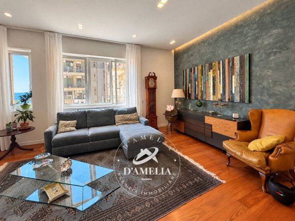 appartamento in vendita a Salerno in zona Centro Città