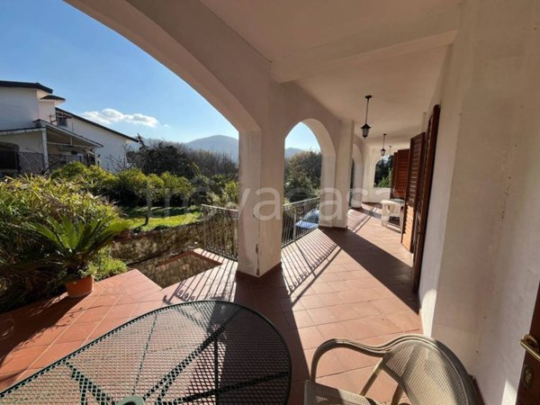 casa indipendente in vendita a Salerno in zona Fontana di Genca / Pastorano