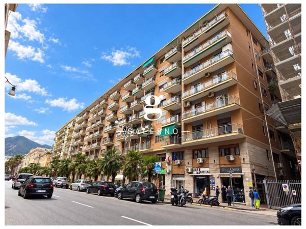 appartamento in vendita a Salerno in zona Centro Città