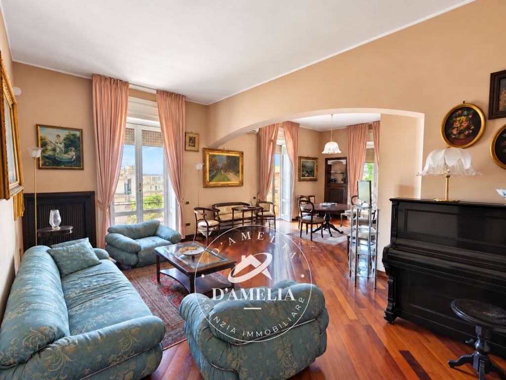 appartamento in vendita a Salerno in zona Centro Città